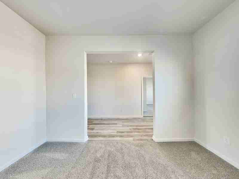 1021 Claas Way - Photo 5 of 18