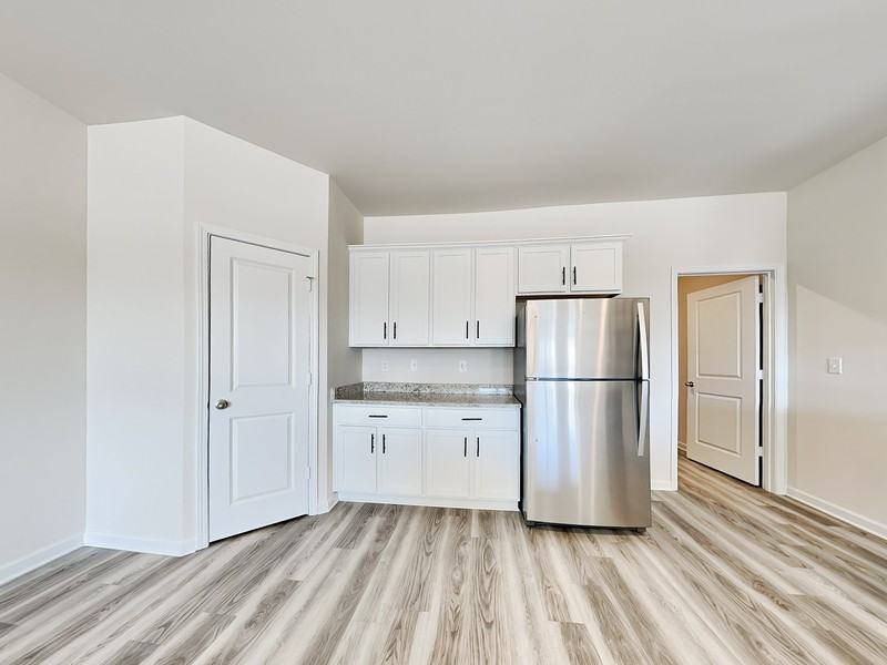 1021 Claas Way - Photo 7 of 18