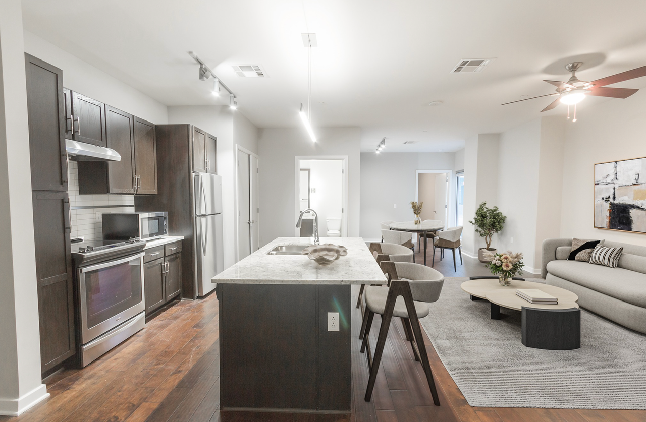 Remi Downtown - Photo 7 of 50