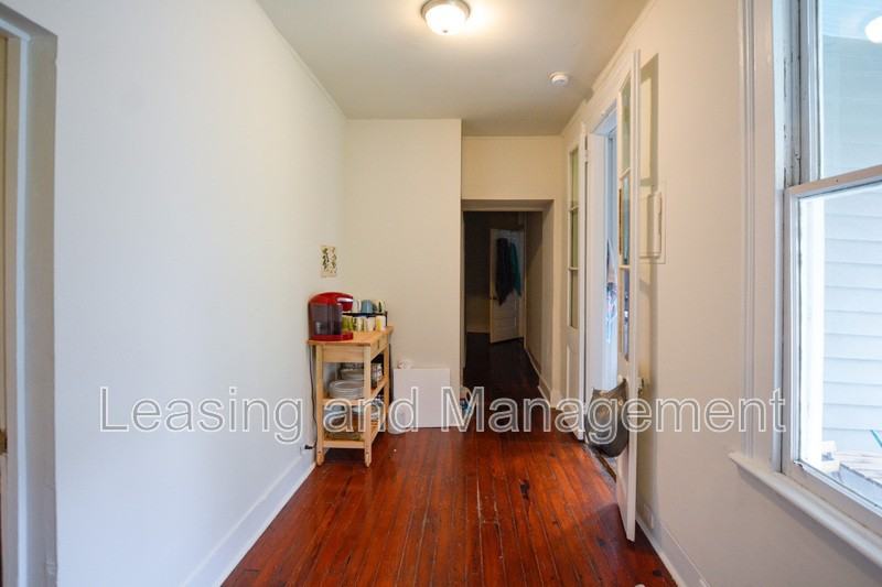 25 George St #D - Photo 5 of 12