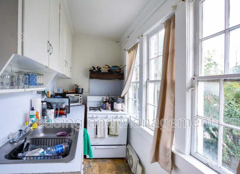 25 George St #D - Photo 6 of 12