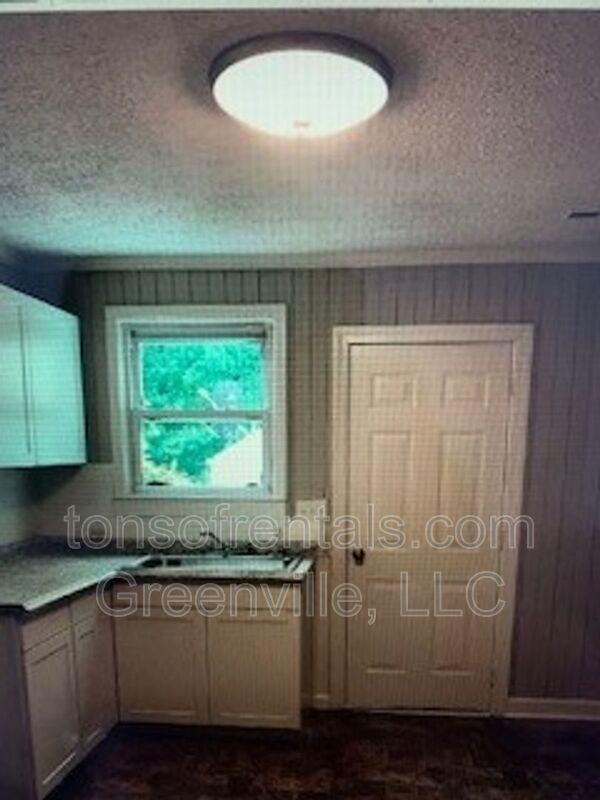 335 Potomac Ave - Photo 5 of 8