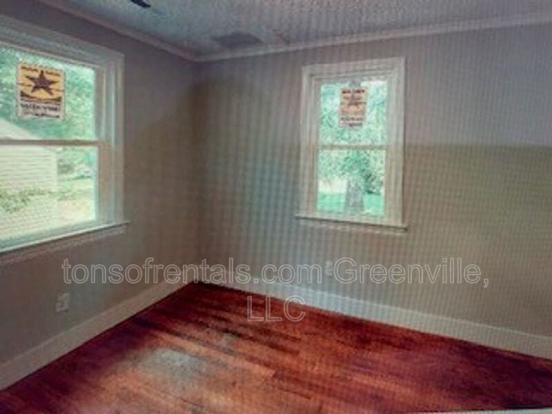 335 Potomac Ave - Photo 7 of 8