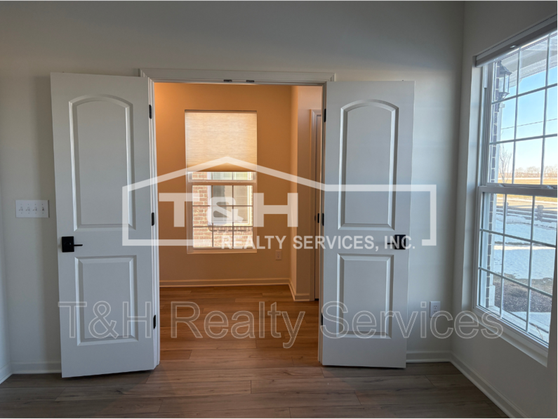 1734 Blenker Dr - Photo 7 of 19