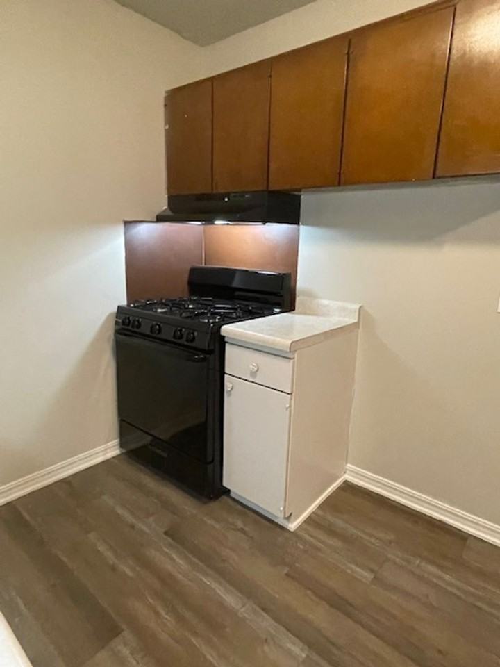 1211 - Photo 4 of 27