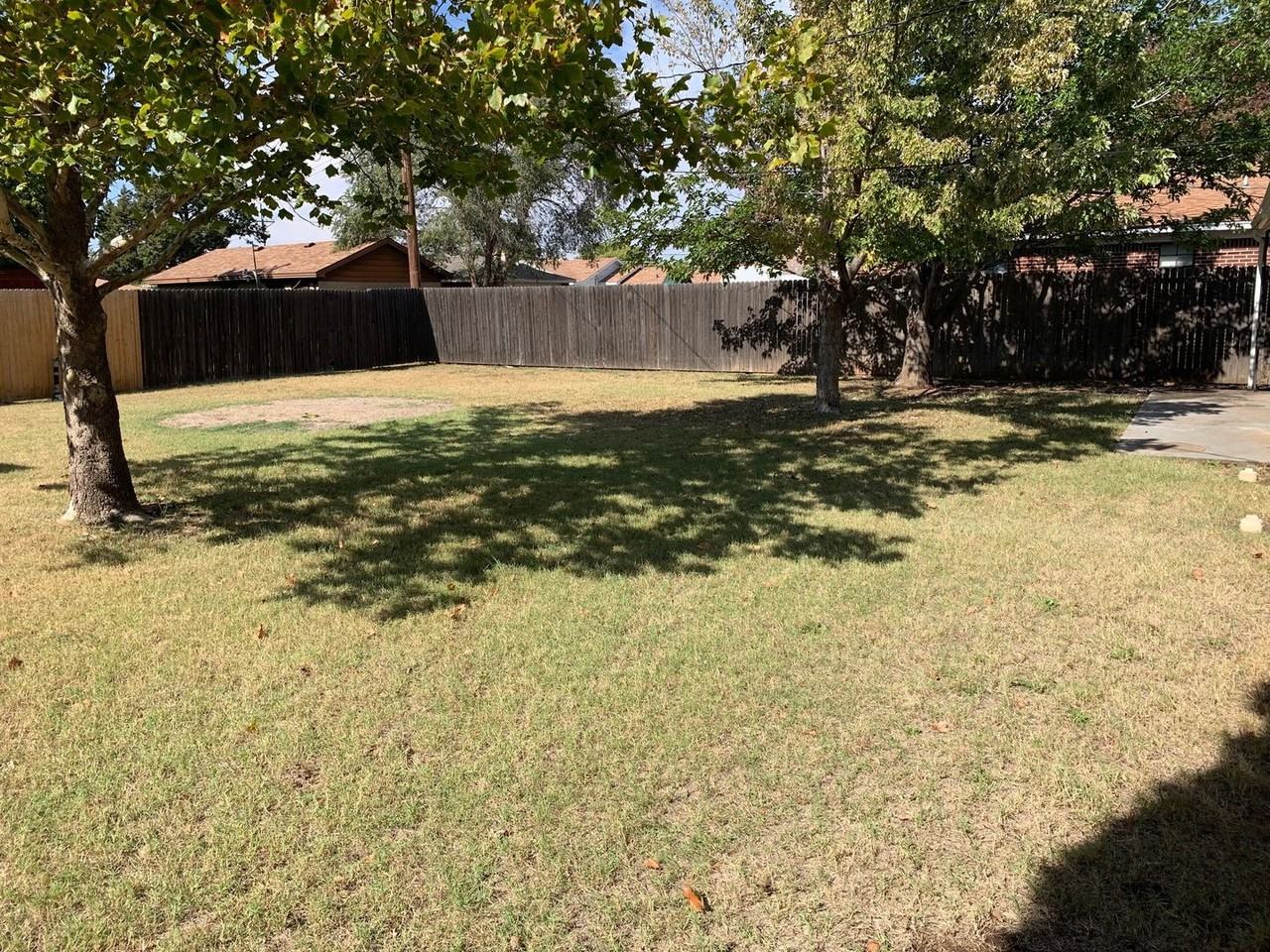 1106 La Paloma St - Photo 3 of 24