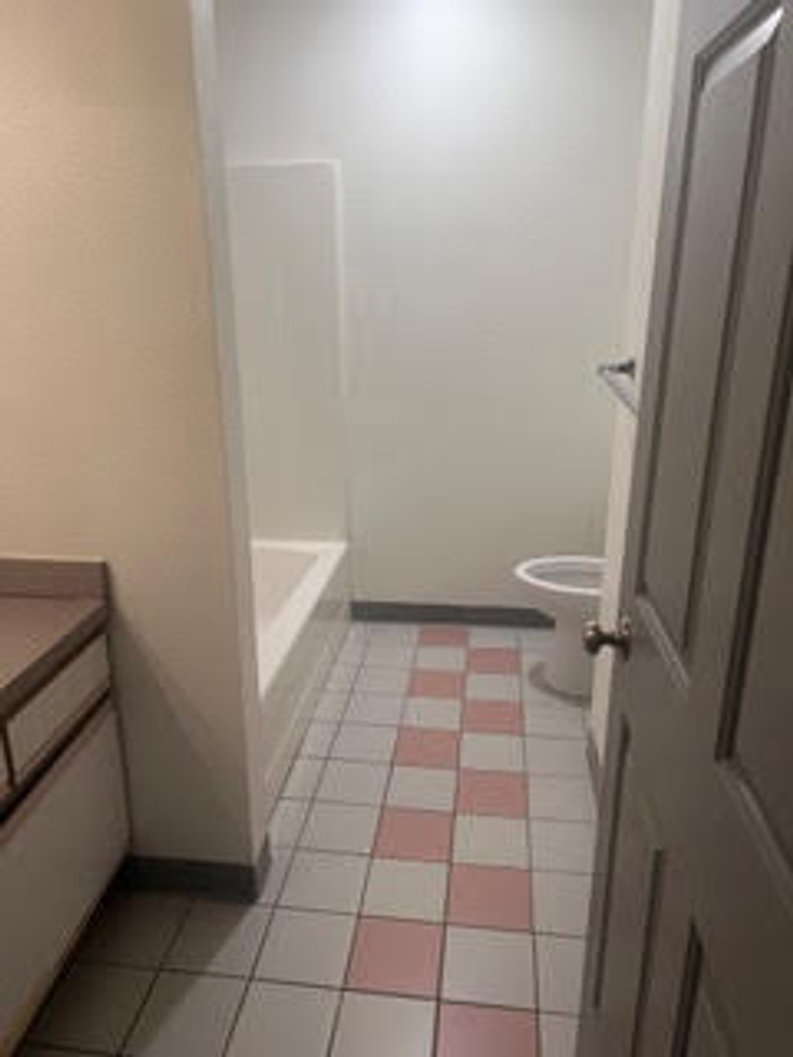 Pointe West Apartments - Photo 4 of 25