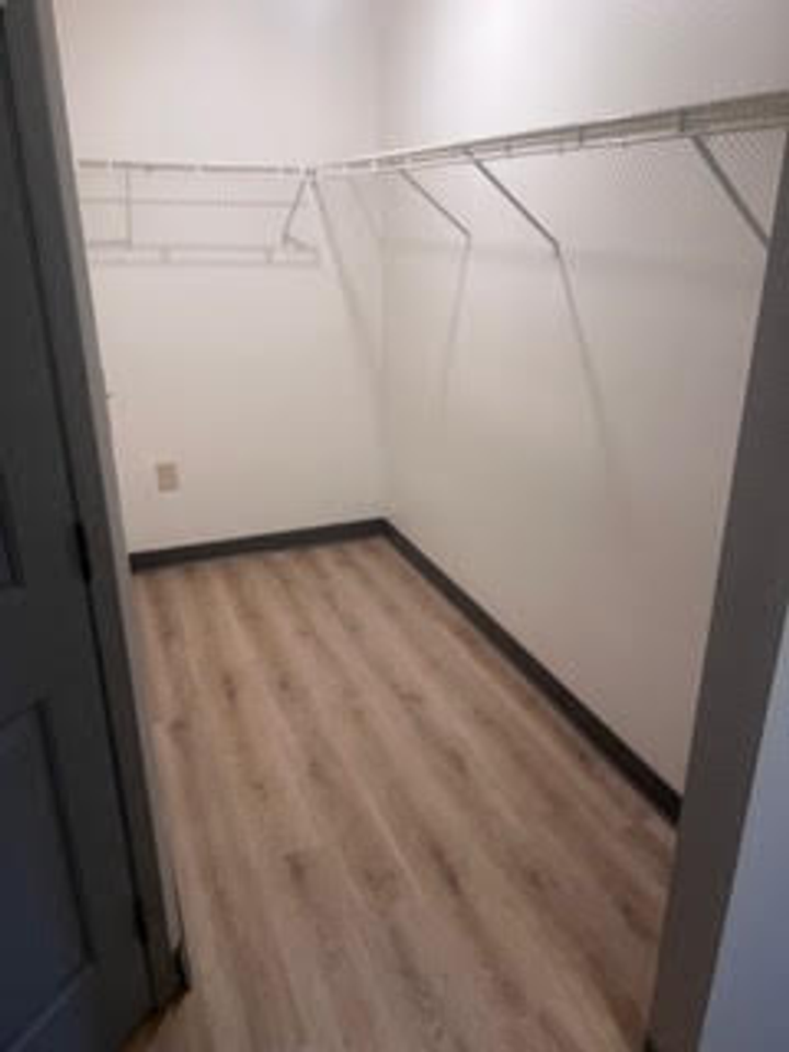 Pointe West Apartments - Photo 6 of 25