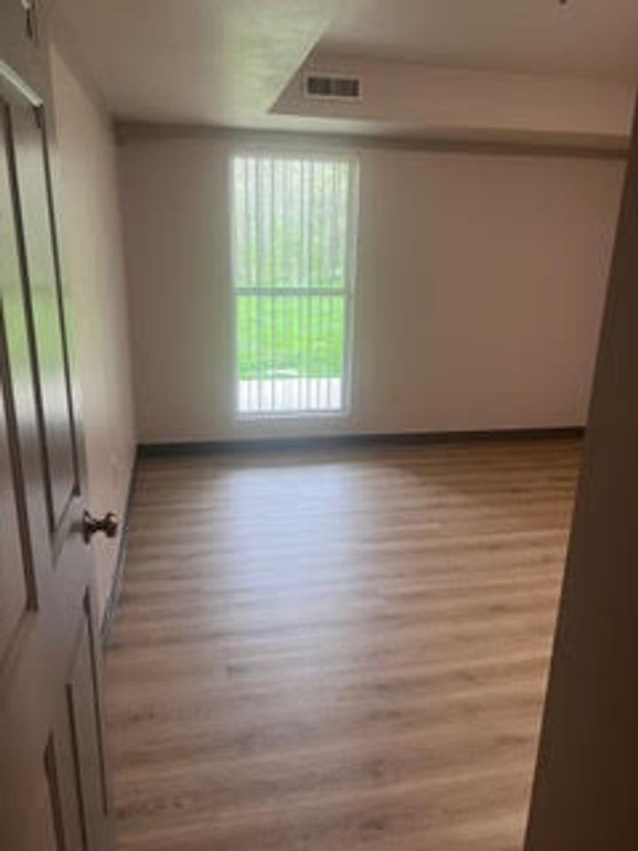 Pointe West Apartments - Photo 7 of 25