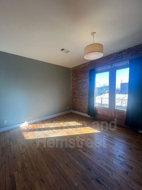 1130 Jones St Apt B - Photo 2 of 10