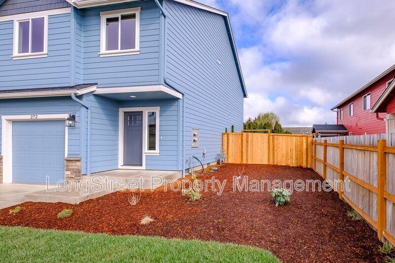 272 Gwinn St E - Photo 2 of 50