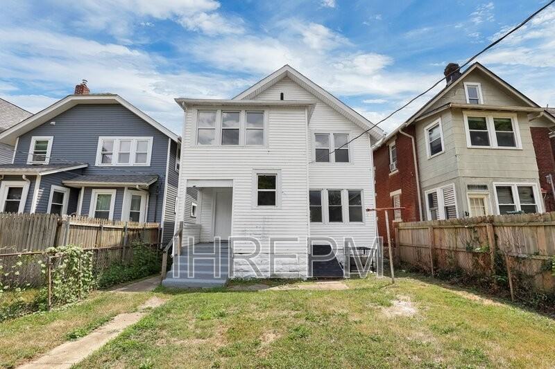 1005 S Champion Ave - Photo 2 of 25