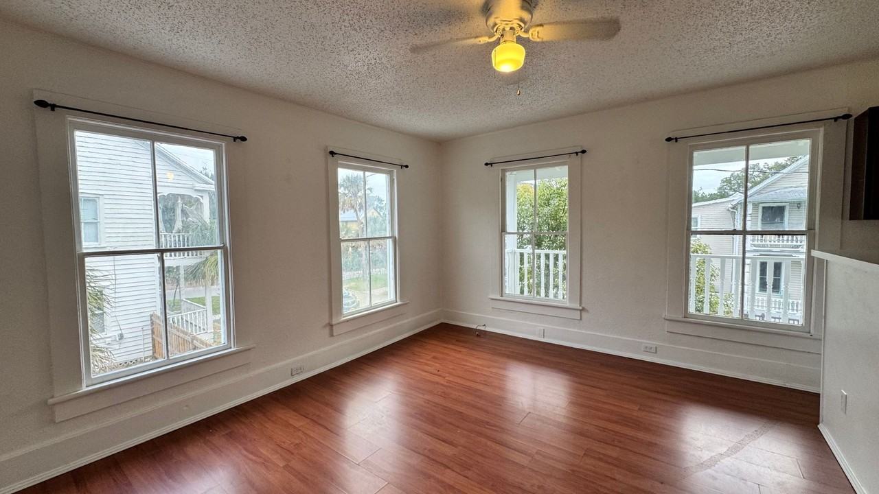 32 32 UP Sanford St - Photo 4 of 13