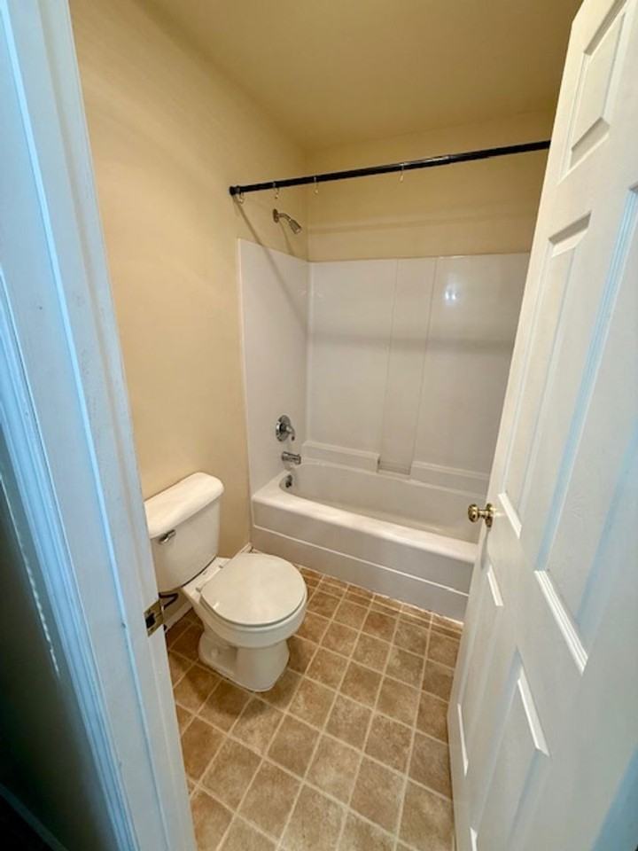 1306 W Babcock St - Photo 4 of 28