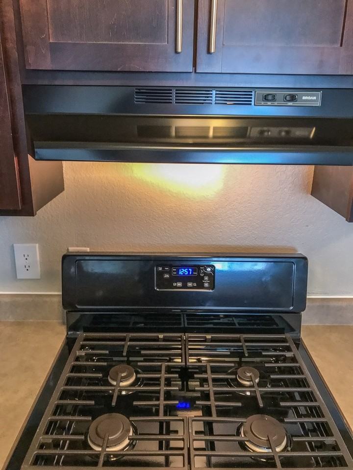 Willow Creek Apartments & Townhomes - Photo 5 of 24