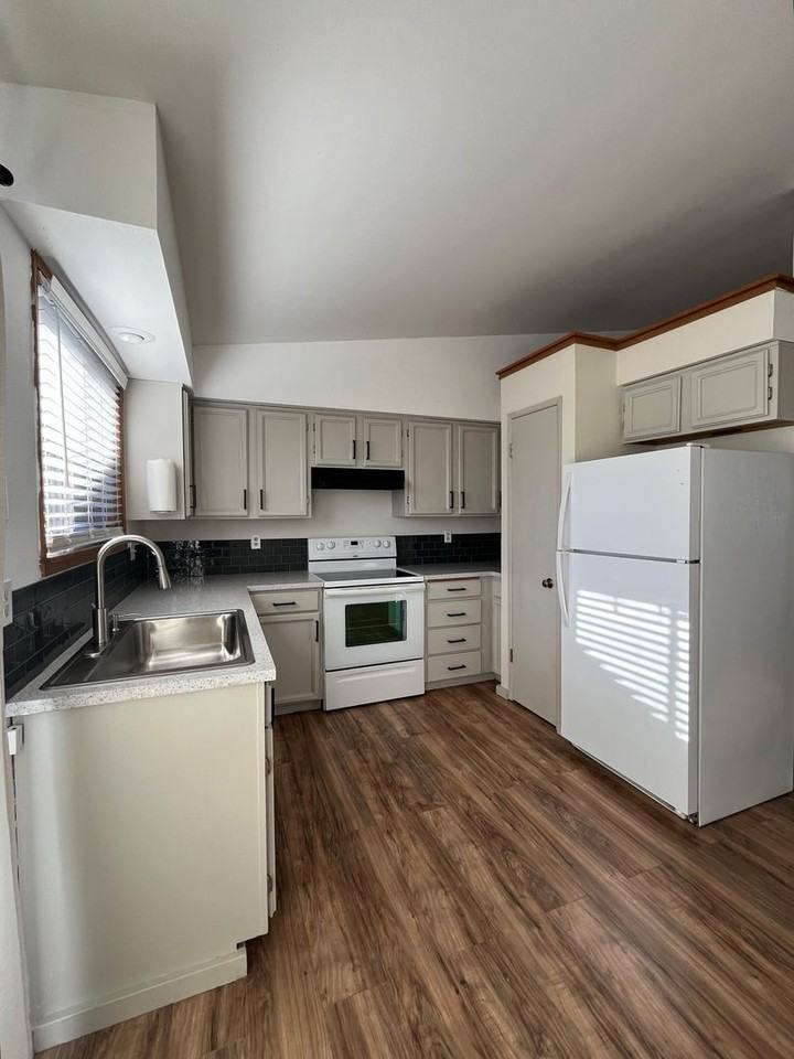 1239 Susan Pl - Photo 2 of 13