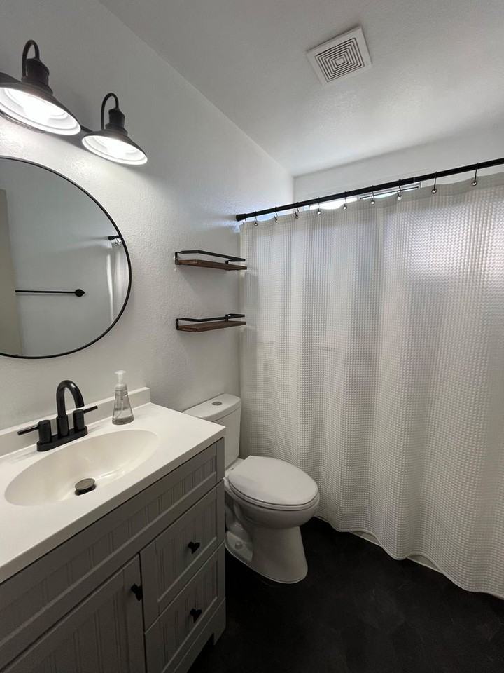 1239 Susan Pl - Photo 4 of 13