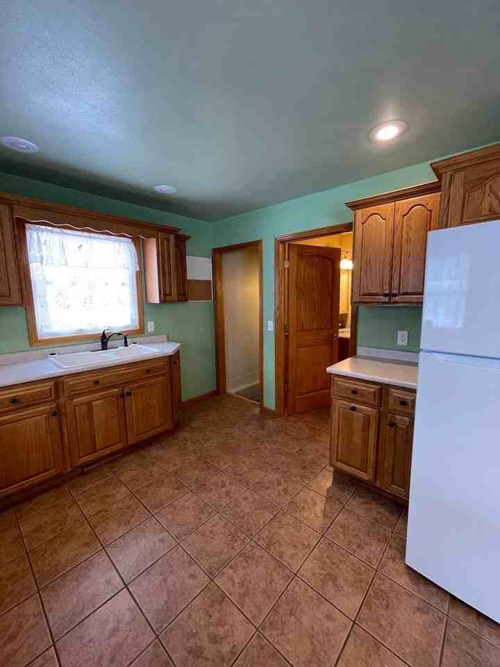 401 E Front St - Photo 3 of 18