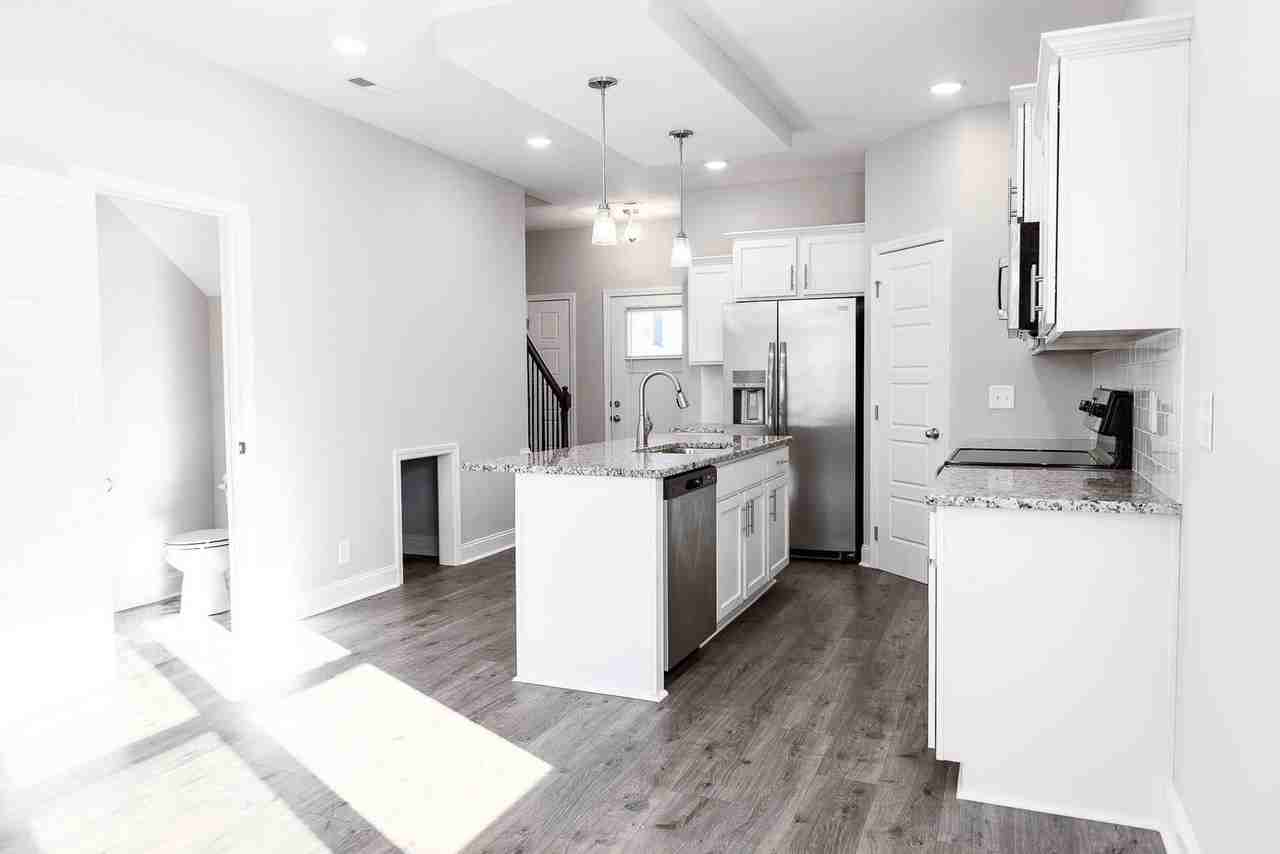 302 Elwell Rd - Photo 5 of 30