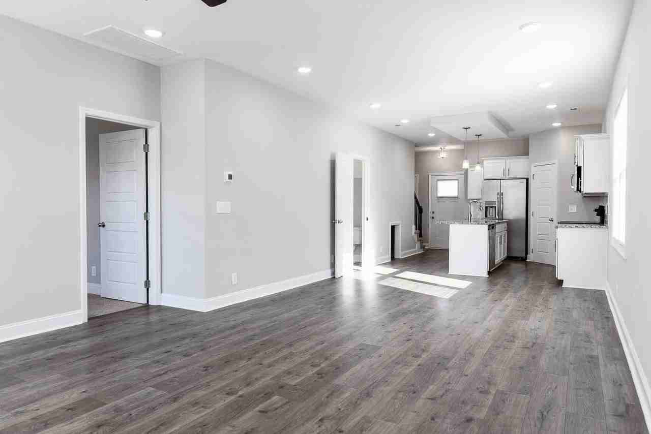 302 Elwell Rd - Photo 7 of 30