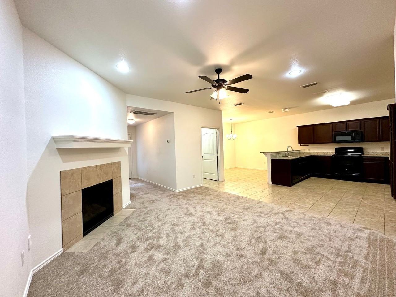 3114 112th St - Photo 2 of 9