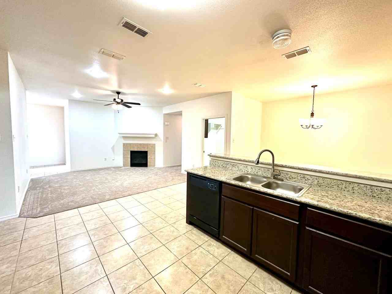 3114 112th St - Photo 3 of 9