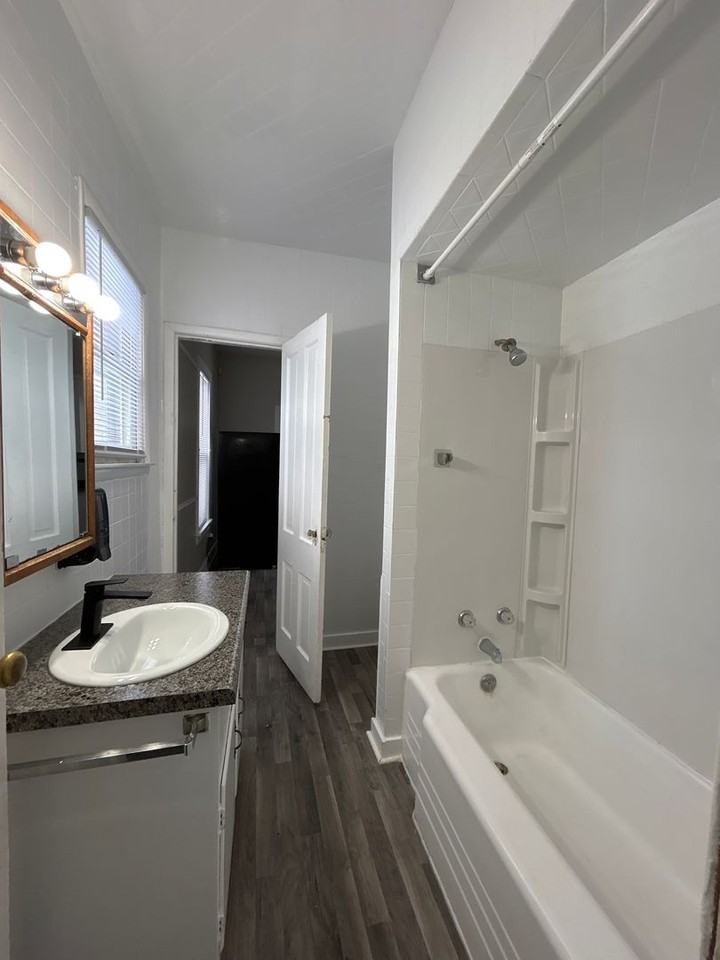 1226 E Calvert St - Photo 3 of 12