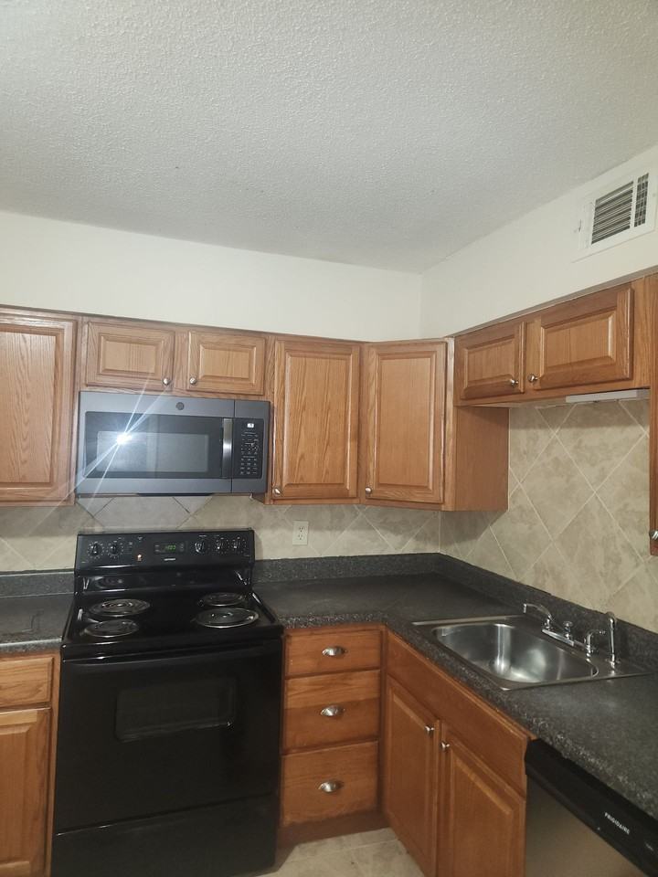 114 Menlo Dr - Photo 5 of 29