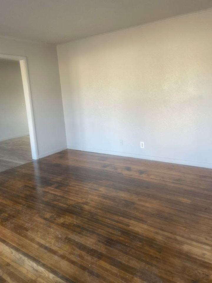 3139 N Hartford Pl - Photo 2 of 6