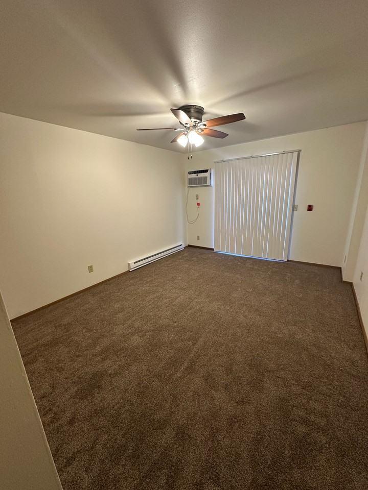 240 N University Dr #4 - Photo 6 of 39