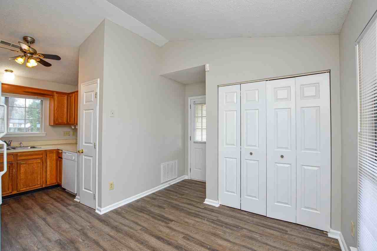 7122 Misty Morn Dr - Photo 7 of 27