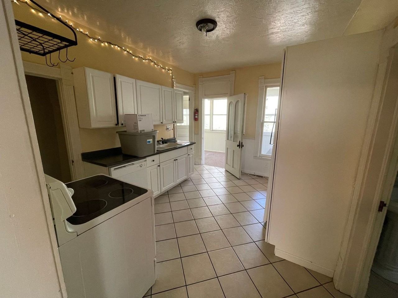 1229 12th St - Photo 2 of 10