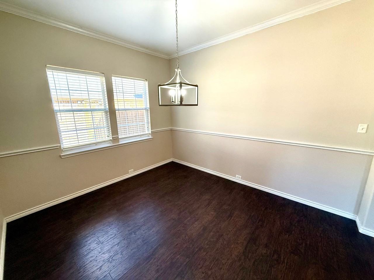 1322 Chimney Rock Dr - Photo 3 of 18
