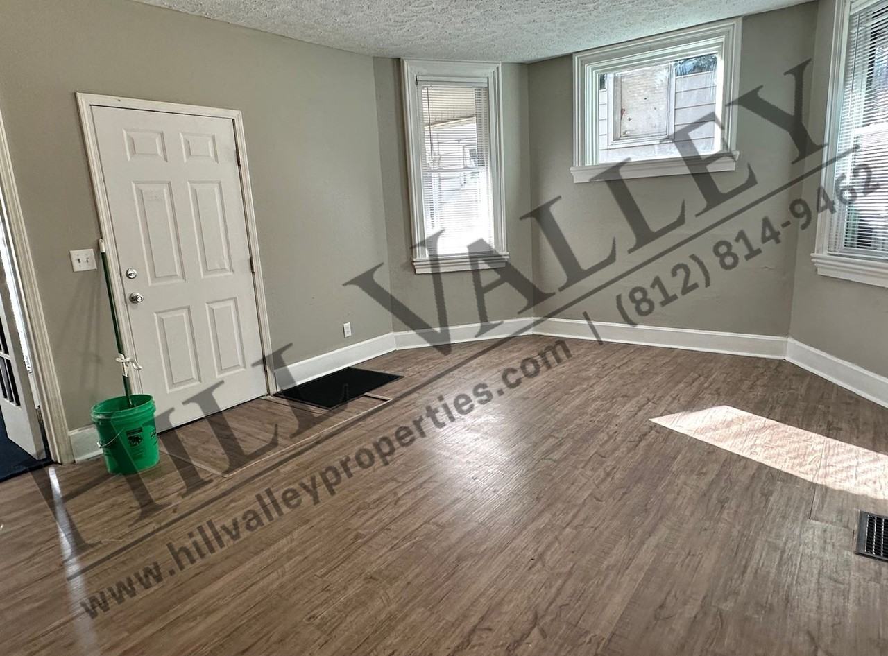 1121 S 7th St - Photo 3 of 15