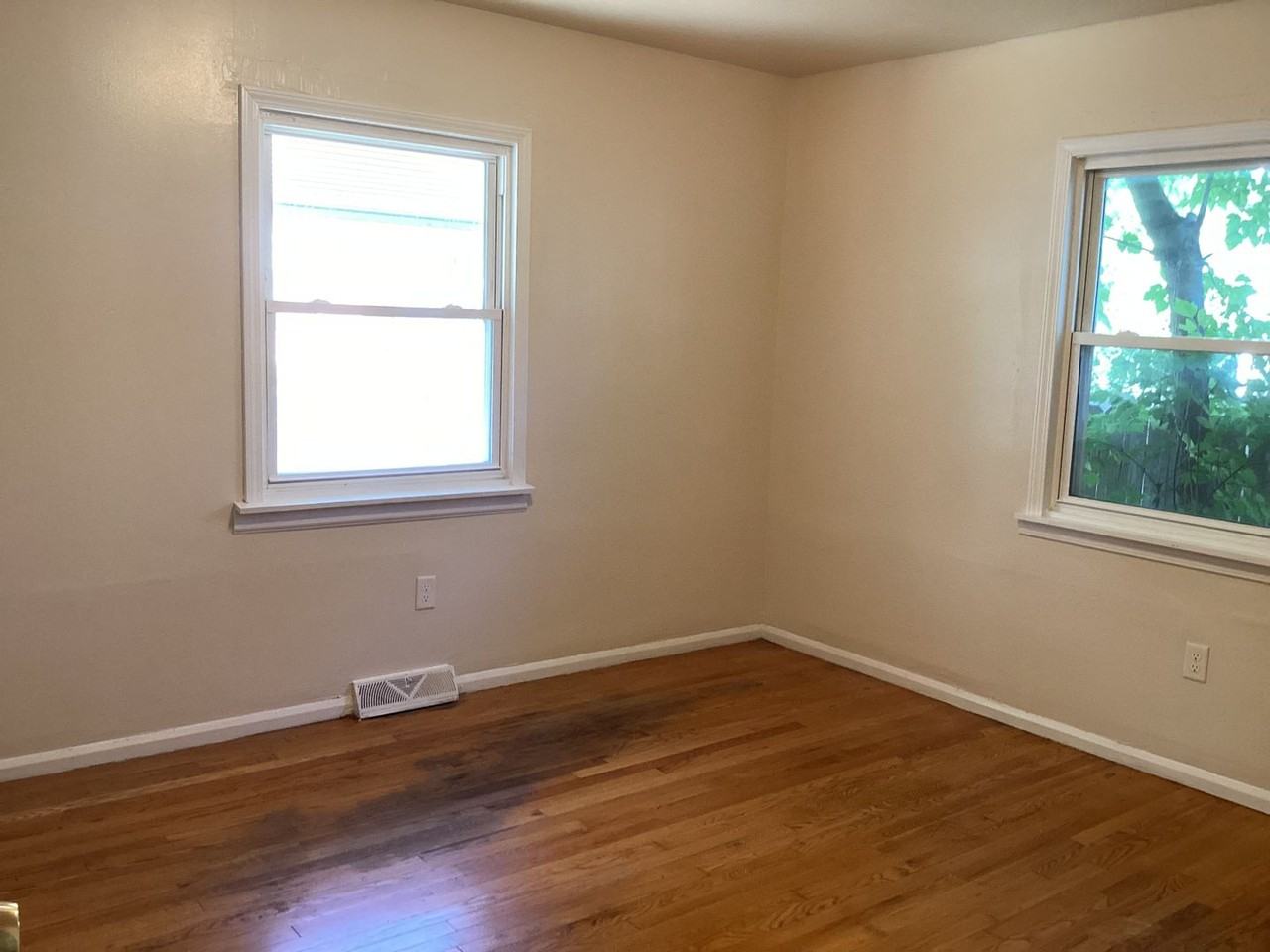 4934 N 53rd St - Photo 5 of 11