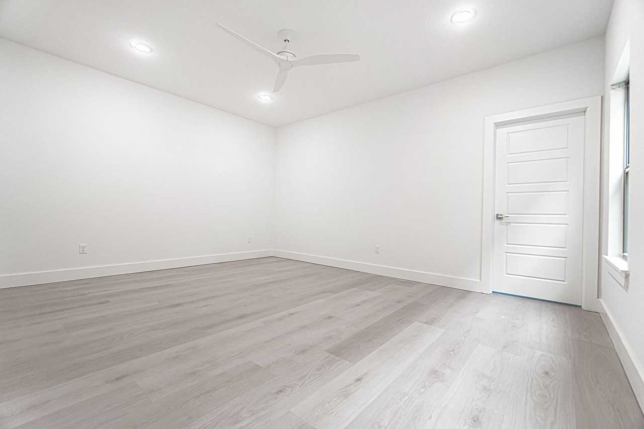 2661 Sw Livingston Sq - Photo 7 of 30