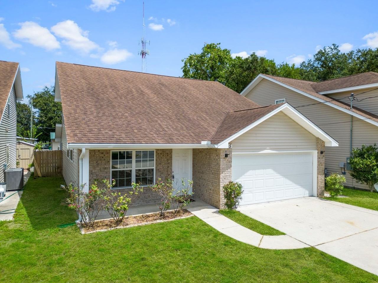 105 Scranton St - Photo 2 of 42