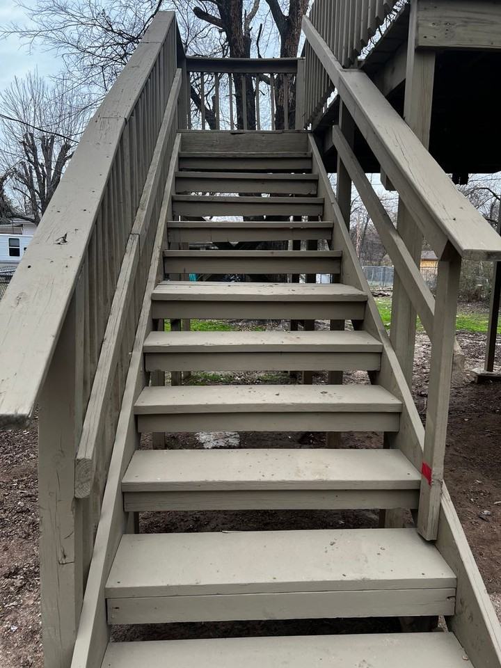 Elm St - Photo 2 of 10