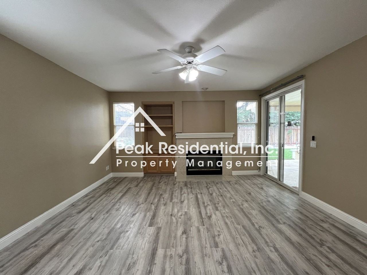 1933 Tyndrum Ln - Photo 4 of 38