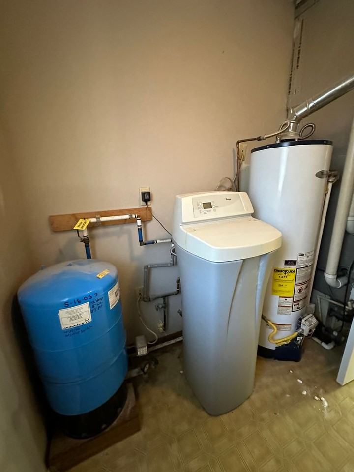 8210 N Seneca Dr - Photo 2 of 18