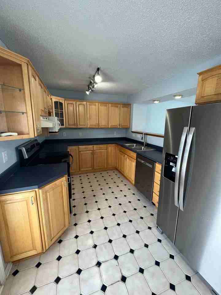 2934 Badger Dr - Photo 3 of 30