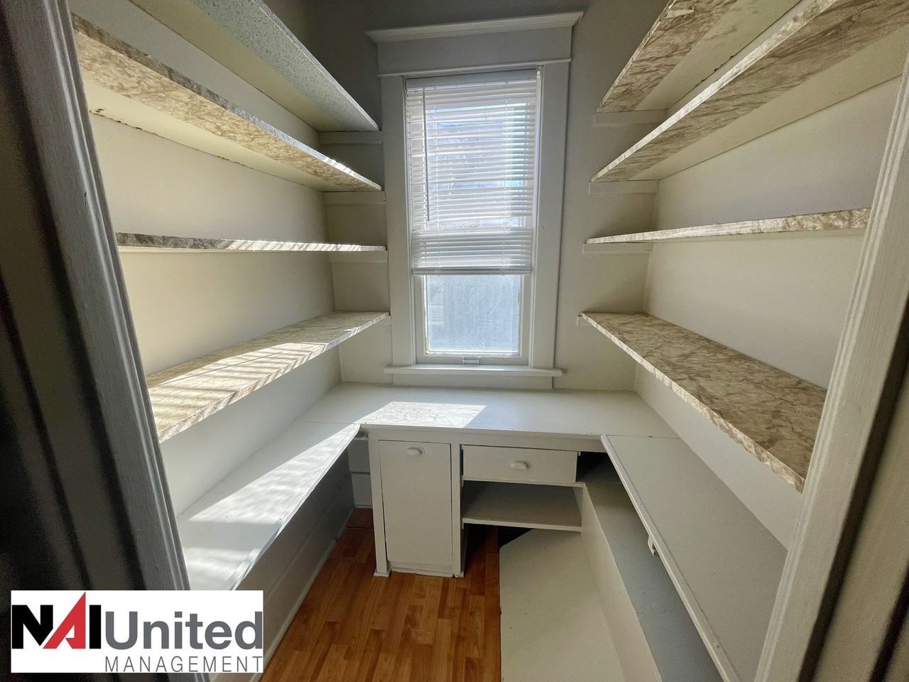 1017 S Cecelia St - Photo 3 of 9