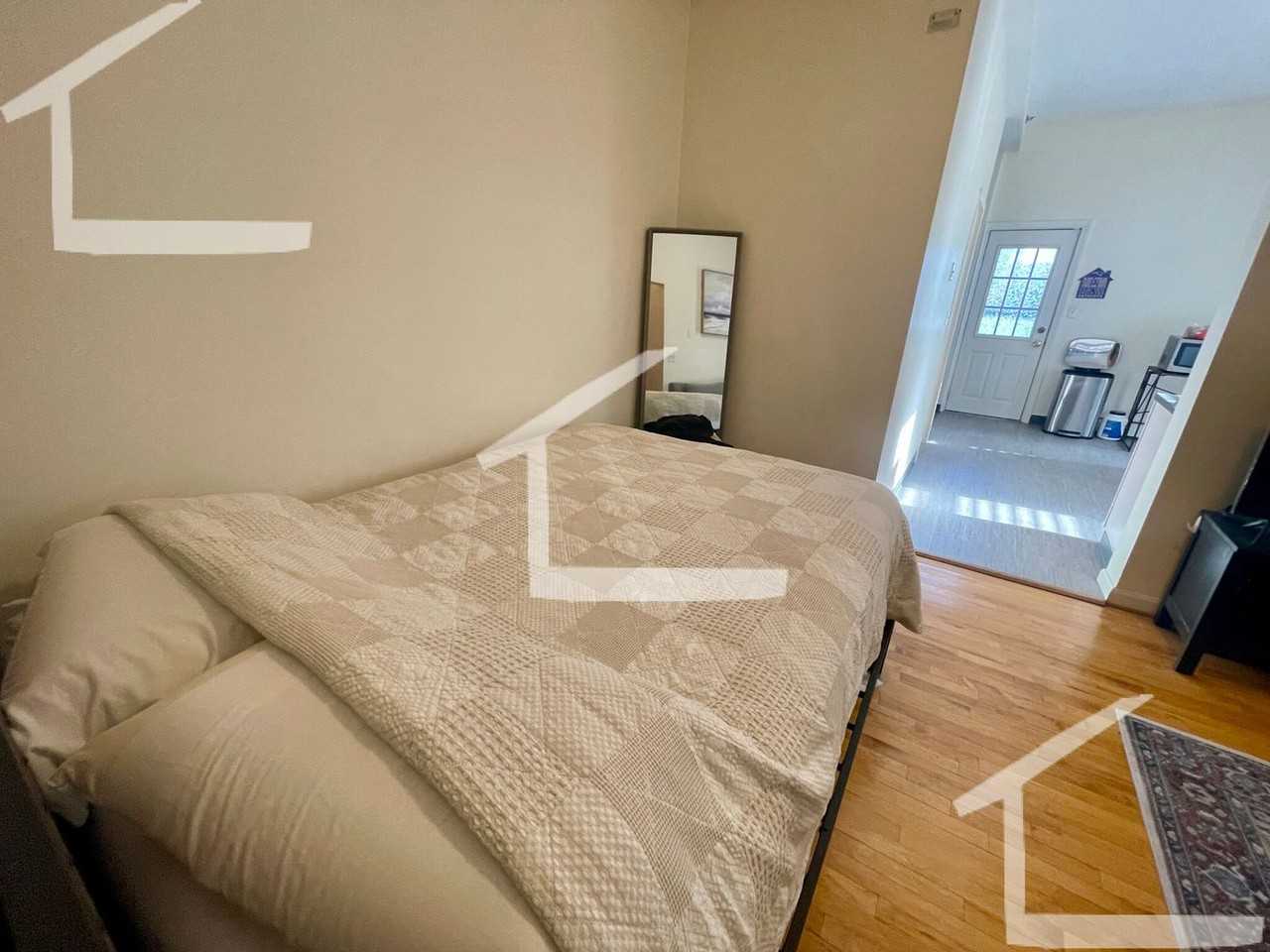 208 Chestnut Hill Ave - Photo 4 of 9