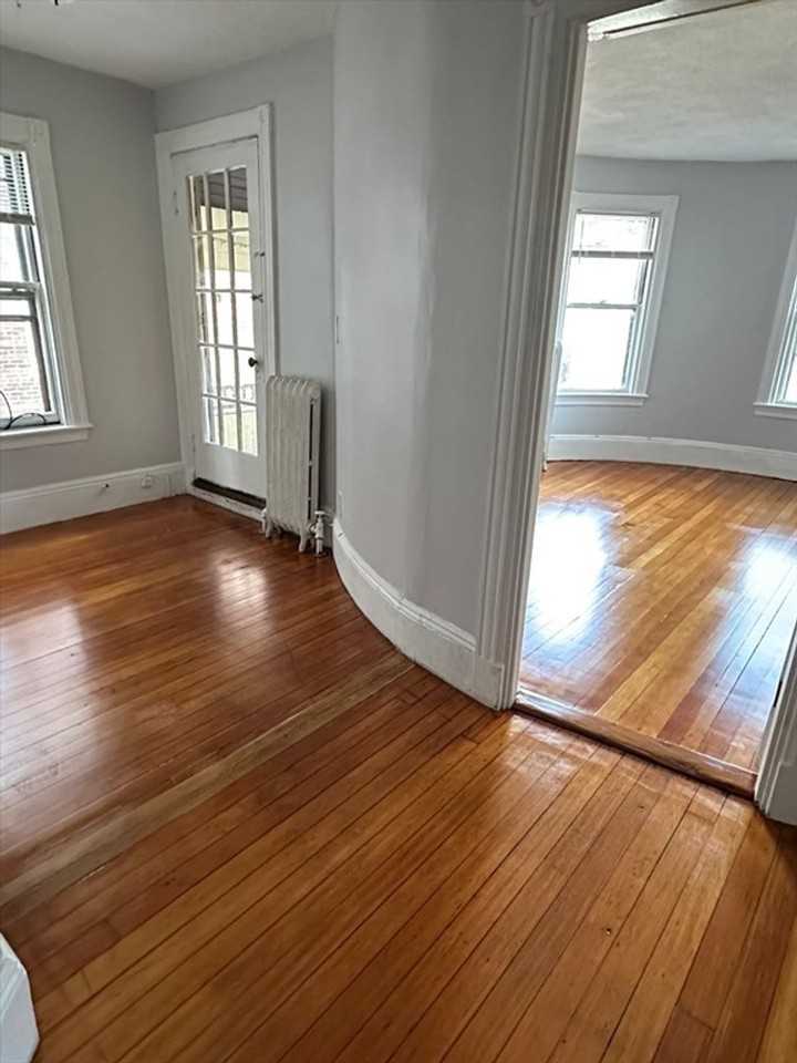 8 Quint Ave - Photo 3 of 9