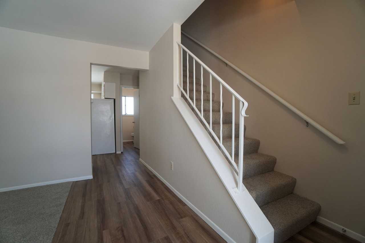 6729 Hampton Dr - Photo 2 of 19