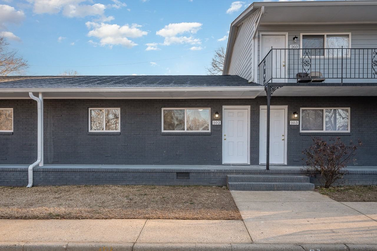 427 N. Yadkin Ave. - Photo 2 of 13