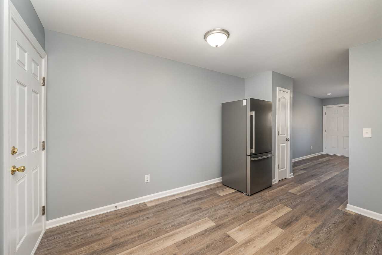 427 N. Yadkin Ave. - Photo 5 of 13