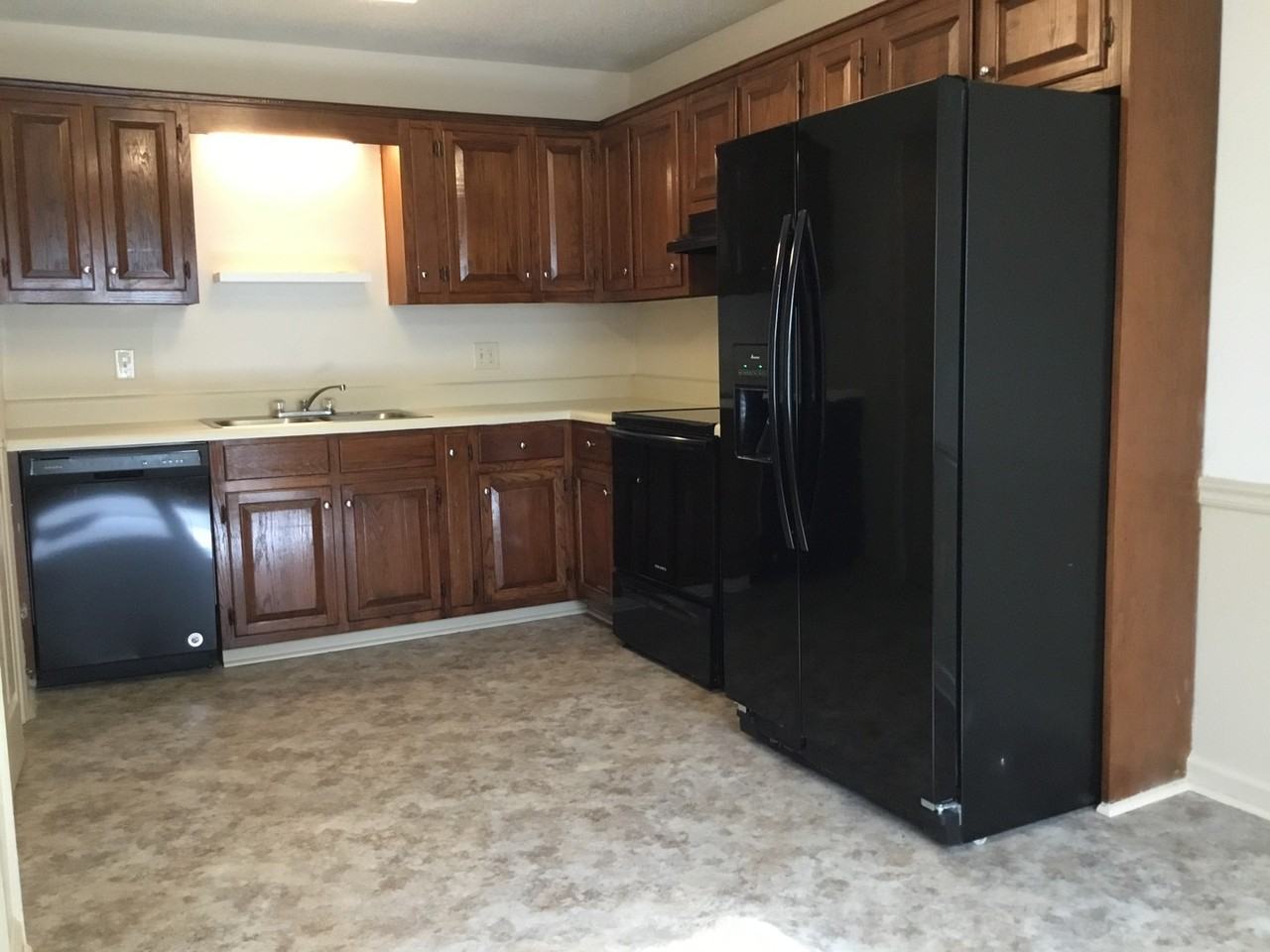 840 Iredell St - Photo 5 of 8