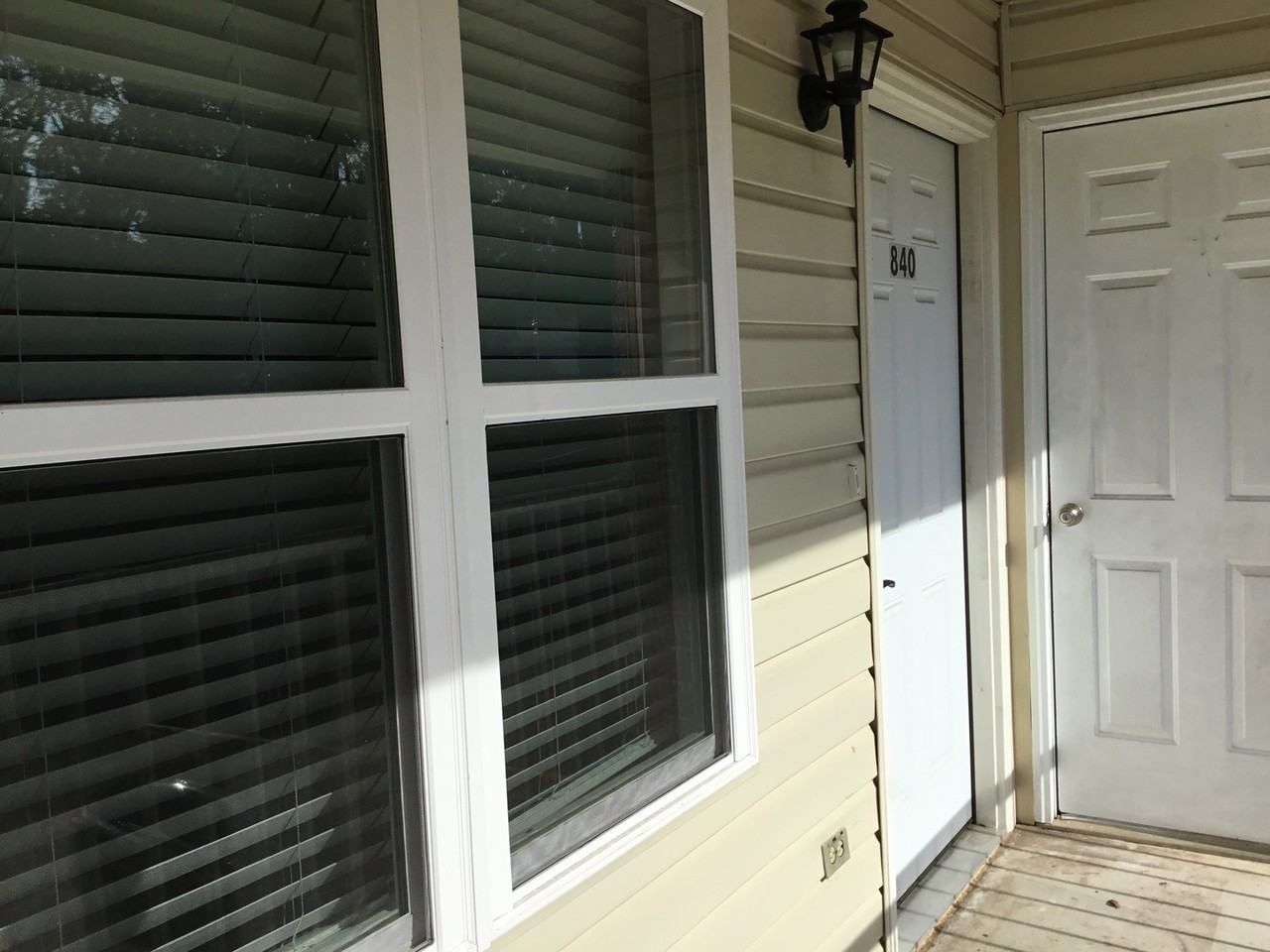 840 Iredell St - Photo 2 of 8