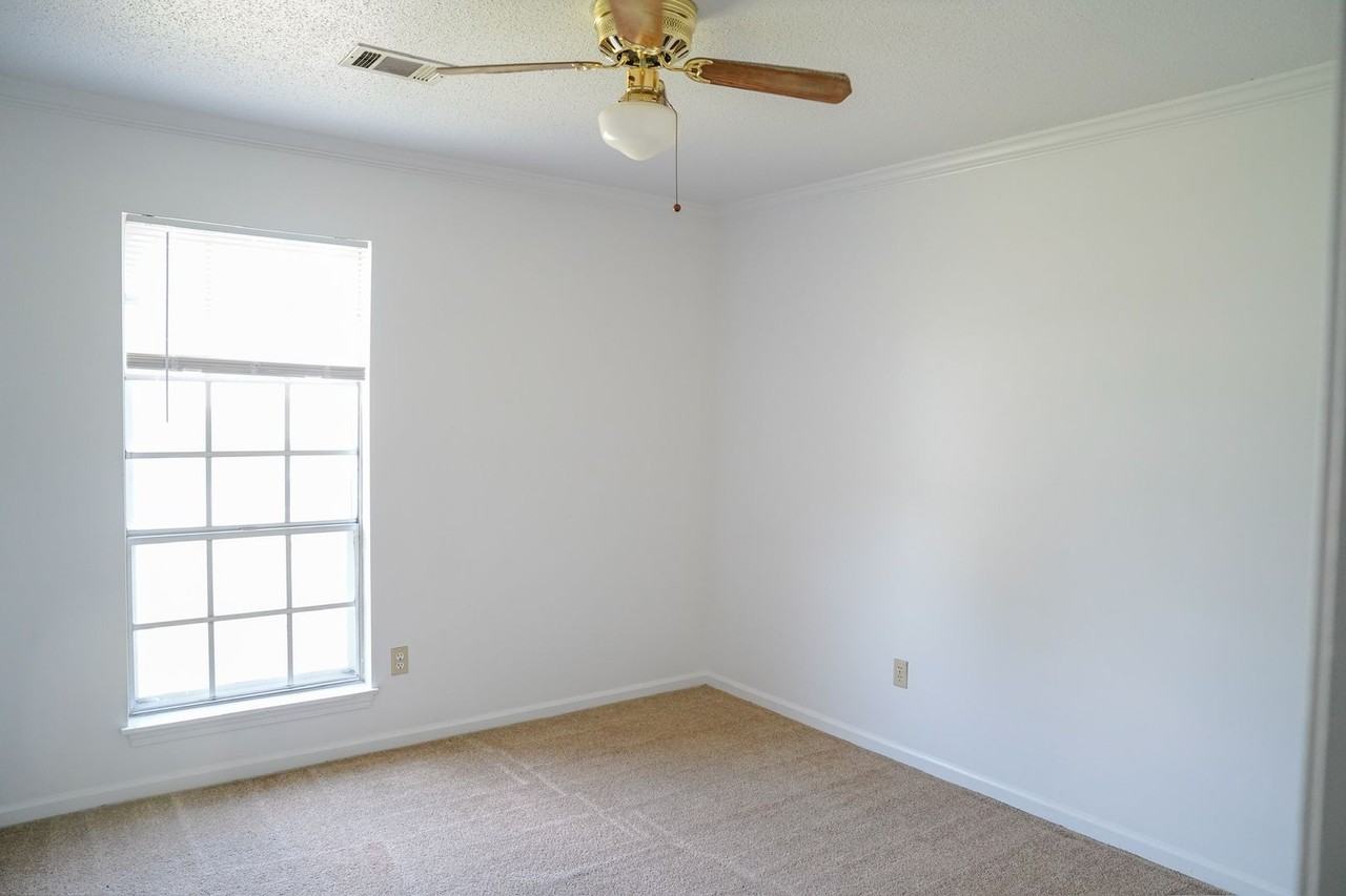 1311 Royal Oaks Ct - Photo 6 of 13